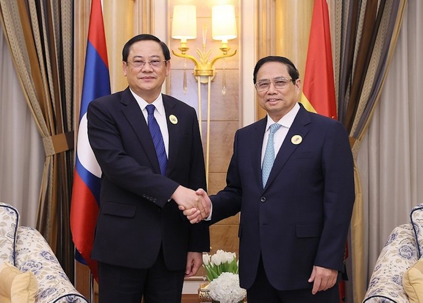 Thủ tướng Phạm Minh Chính gặp Thủ tướng Lào Sonexay Siphandone.