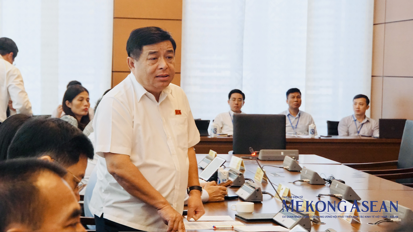 Bộ trưởng KH&ĐT Nguyễn Chí Dũng tại buổi thảo luận tổ.