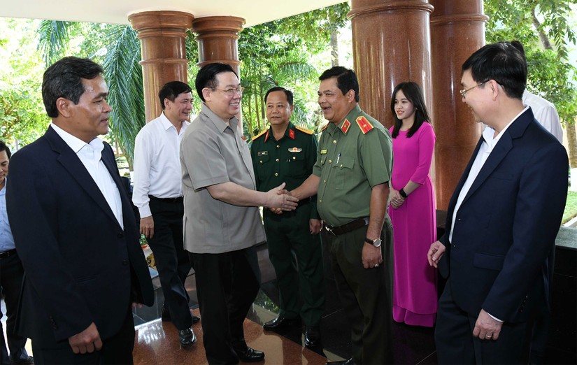 Chủ tịch Quốc hội Vương Đình Huệ gặp mặt lãnh đạo tỉnh Gia Lai. Ảnh: Báo Đại biểu Nhân dân