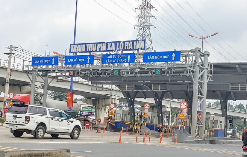 Trạm thu phí Xa lộ Hà Nội (TP HCM).
