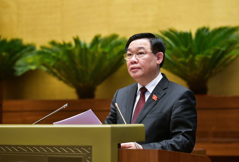 Chủ tịch Quốc hội Vương Đình Huệ phát biểu khai mạc phiên chất vấn. 