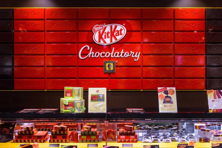 Tập đoàn thực phẩm Nestle cho biết sẽ tăng giá sản phẩm trong năm 2023. Ảnh: Shutterstock