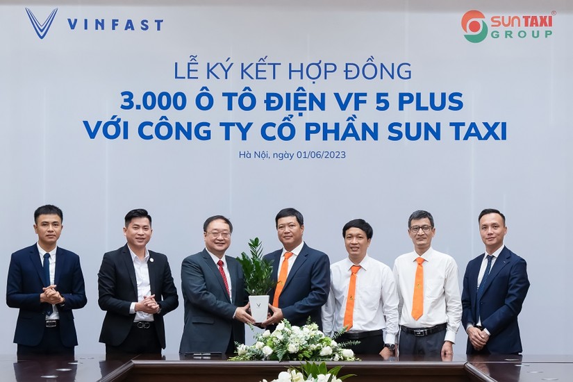 Sun Taxi mua 3.000 xe điện VinFast VF5 Plus