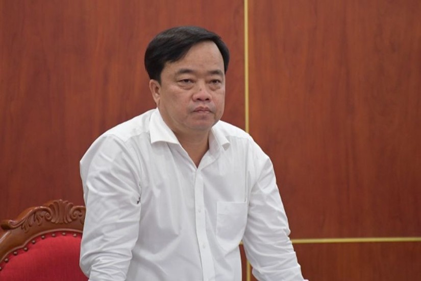 Chủ tịch UBND tỉnh Huỳnh Quốc Việt phát biểu tại cuộc họp. Ảnh: CTTĐT tỉnh Cà Mau