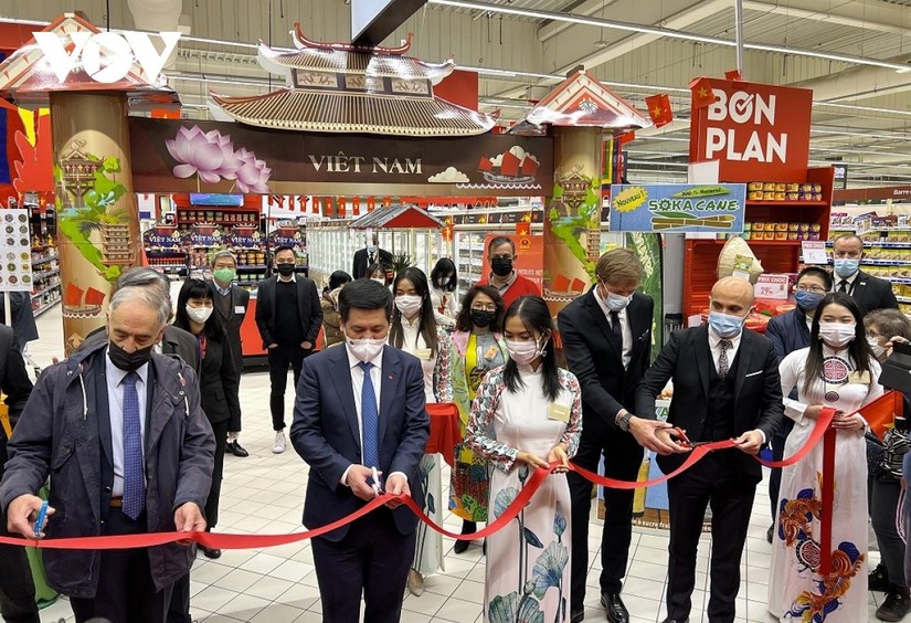 Hàng Việt Nam hiện diện tại thống bán lẻ Carrefour lớn nhất Pháp