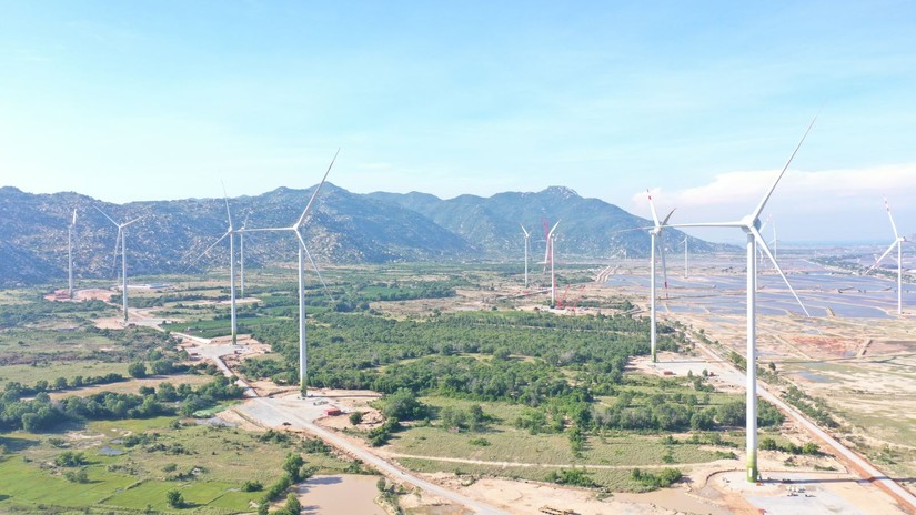 Dự án điện gió 7A của Tập đoàn Hà Đô đã hoàn thành phát điện thương mại thương mại với tổng công suất 50MW được xây dựng tại xã Phước Minh - huyện Thuận Nam – tỉnh Ninh Thuận.