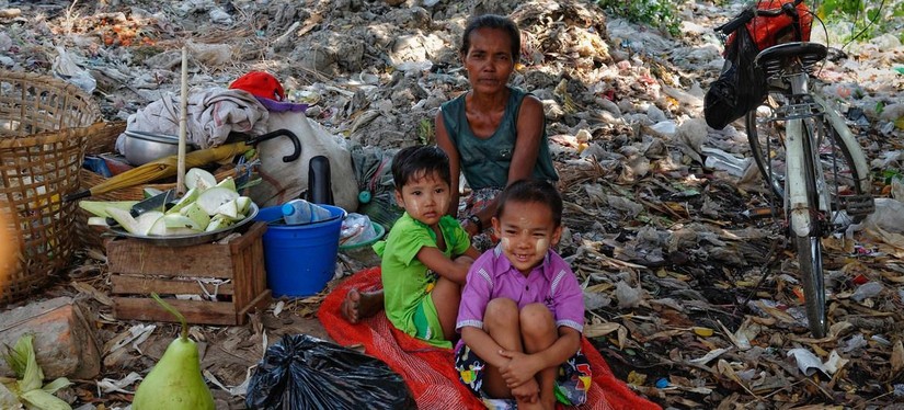 Một gia đình vô gia cư ở Yangon, Myanmar. Ảnh: UN