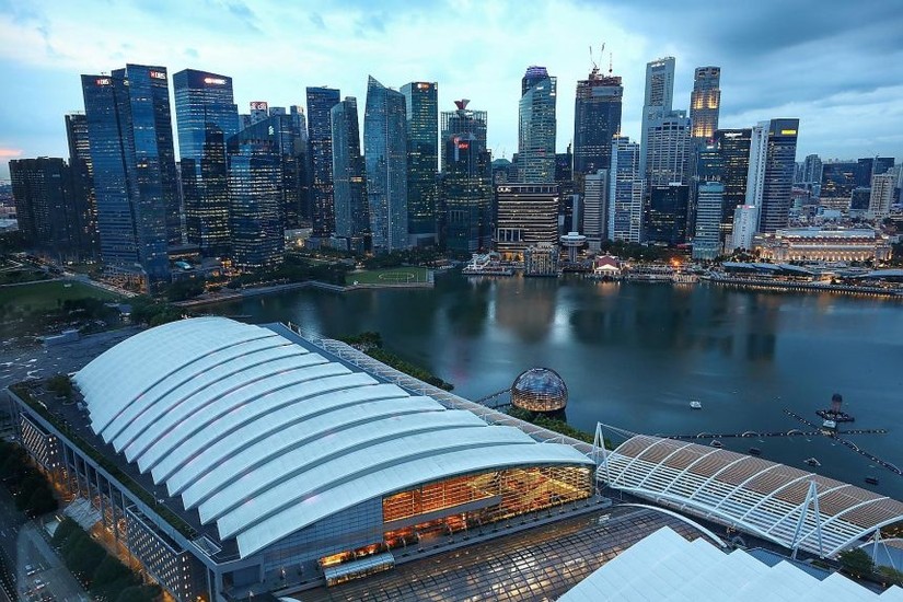 Singapore thu hút được nhiều đầu tư tài sản cố định trong các lĩnh vực điện tử và y sinh. Ảnh: Straitimes