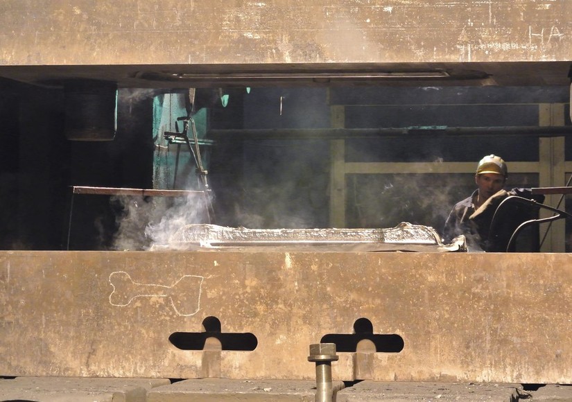 Nhân viên tại nhà máy titanium của VSMPO-AVISMA tại Verkhnyaya-Salda, Nga. Ảnh: Reuters