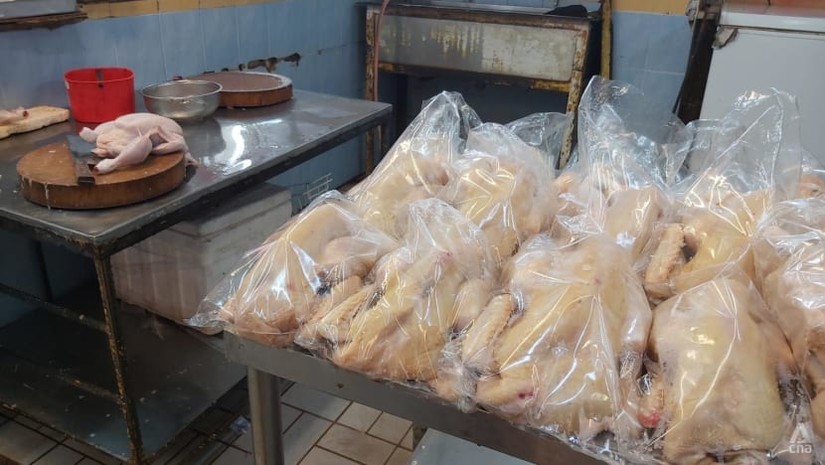 Giá thịt gà tại Malaysia được nhiều người bán dự đoán sẽ còn tiếp tục tăng. Ảnh: CNA