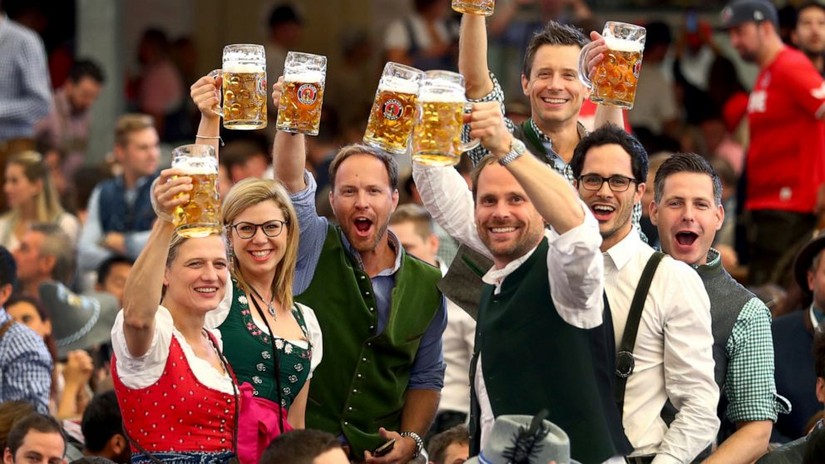 Đức đang gặp tình trạng khan hiếm bia do nguồn cung chai đựng bia gặp vấn đề. Ảnh: AP