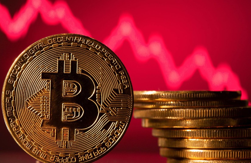 Chuyên gia dự đoán giá trị đồng Bitcoin sẽ còn giảm nữa trong 1 tới 2 tháng tới. Ảnh: CNBC