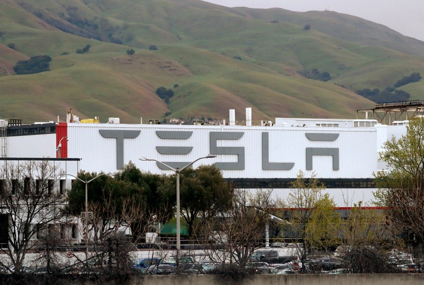 Tesla đang trong quá trình cắt giảm 10% nhân lực. Ảnh: Shutterstock