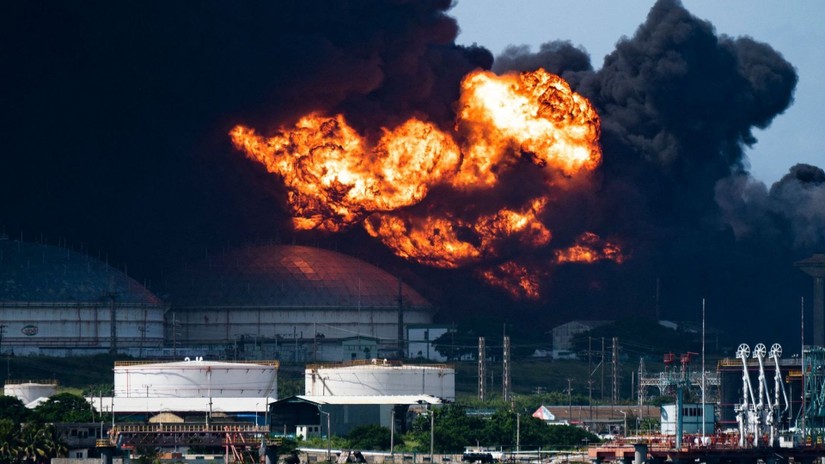 Vụ nổ này hiện vẫn chưa được kiểm soát. Ảnh: Getty Images