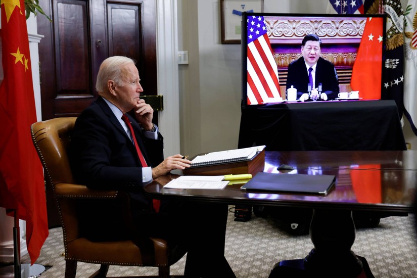 Tổng thống Mỹ Joe Biden trong một cuộc họp trực tuyến với Chủ tịch Trung Quốc Tập Cận Bình. Ảnh: Reuters
