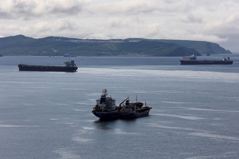 Các tàu chở dầu ở Vịnh Nakhodka, gần bến dầu thô Kozmino bên ngoài thành phố cảng Nakhodka, Nga. Ảnh: Reuters