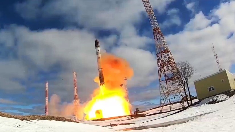 Tên lửa đạn đạo xuyên lục địa RS-28 Sarmat của Nga trong một vụ phóng thử ngày 21/4/2022. Ảnh: Bộ Quốc phòng Nga