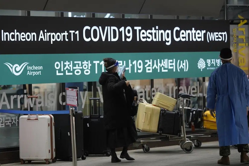 Trung tâm xét nghiệm COVID-19 tại Sân bay Quốc tế Incheon ở Incheon, Hàn Quốc. Ảnh: AP