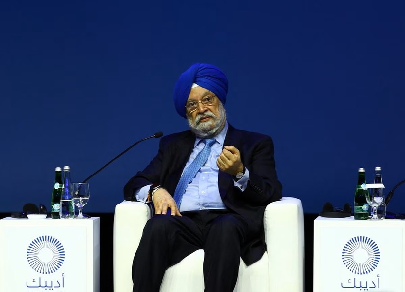 Bộ trưởng năng lượng Ấn Độ Hardeep Singh Puri. Ảnh: Reuters
