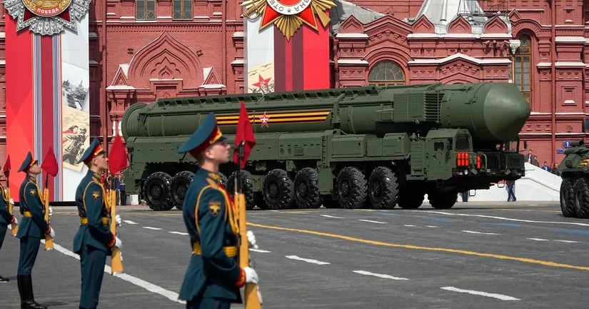 Tên lửa đạn đạo Yars trên Quảng trường Đỏ trong buổi tổng duyệt cho cuộc duyệt binh Ngày Chiến thắng năm 2022 ở Moscow, Nga. Ảnh: Shutterstock