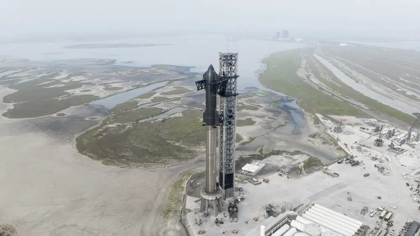 Tên lửa Starship tại bệ phóng ở Boca Chica, Texas. Ảnh: SpaceX
