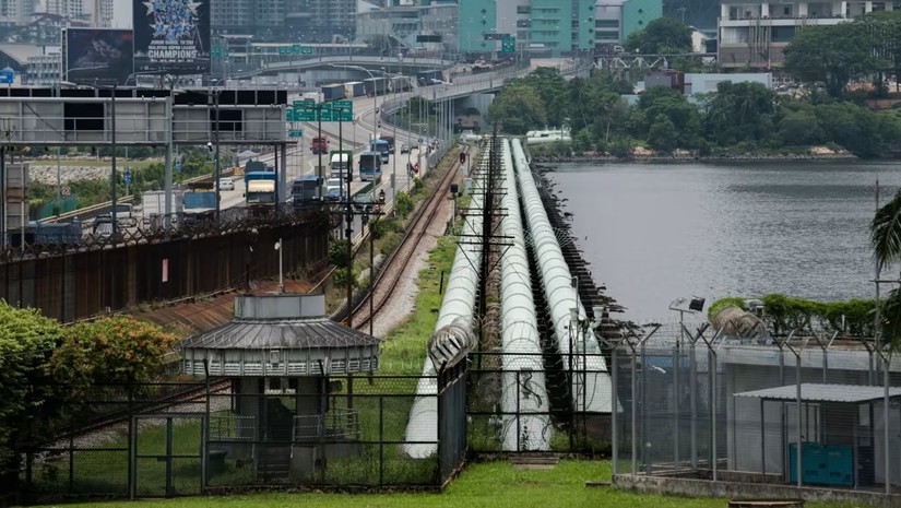 Chính phủ Malaysia có thể sẽ ban hành lệnh hạn chế dùng nước cho mục đích không thiết yếu do nguy cơ thiếu nước trong những tháng tới. Ảnh: CNA