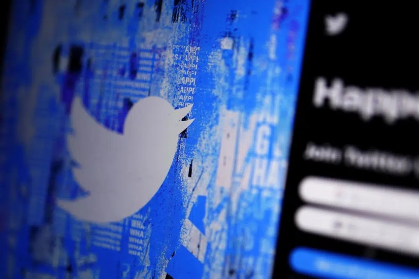 Nhiều người nổi tiếng và các cơ quan đã mất tick xanh trên tài khoản Twitter ngày 20/4 sau khi từ chối trả phí duy trì. Ảnh: AP