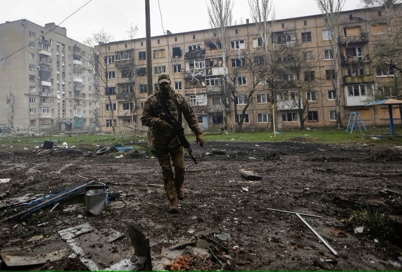 Quanh cảnh các tòa nhà dân cư tại Bakhmut, Donetsk ngày 21/4. Ảnh: Reuters