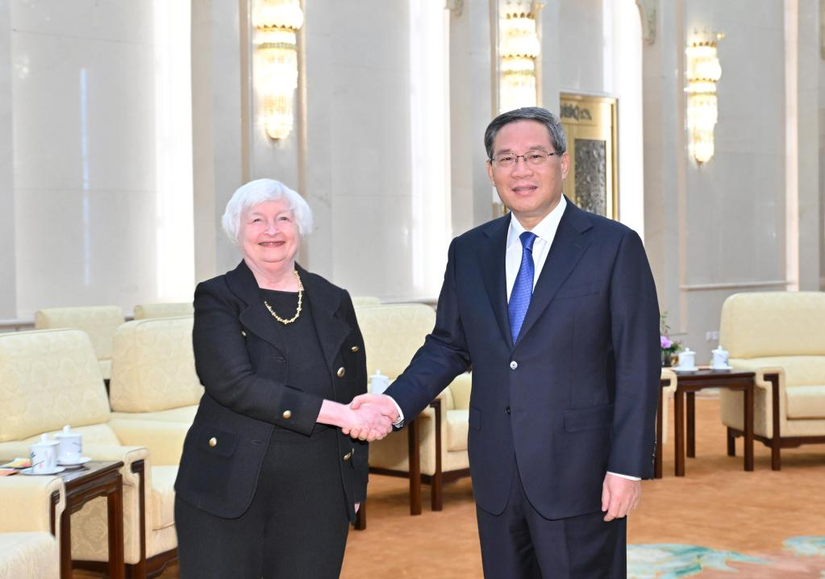 Thủ tướng Trung Quốc Lý Cường gặp Bộ trưởng Tài chính Mỹ Janet Yellen tại Đại lễ đường Nhân dân ở Bắc Kinh, Trung Quốc ngày 7/7/2023. Ảnh: Tân Hoa Xã