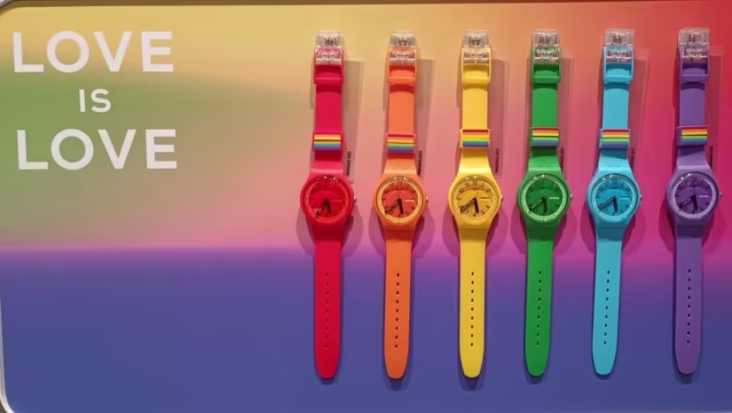 Các mẫu đồng hồ thuộc bộ sưu tập Pride của Swatch tại một cửa hàng ở Selangor, Malaysia. Ảnh: Facebook/Fdaus Ahmad