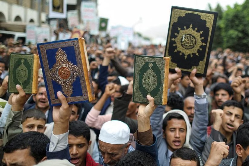 Hành vi đốt kinh Koran có thể bị phạt tới 2 năm tù theo dự luật mới của Đan Mạch. Ảnh: Reuters