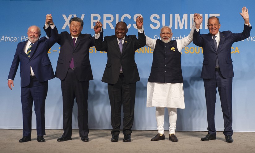 Các nhà lãnh đạo BRICS tại hội nghị thượng đỉnh của nhóm ở Nam Phi ngày 23/8. Ảnh: AFP