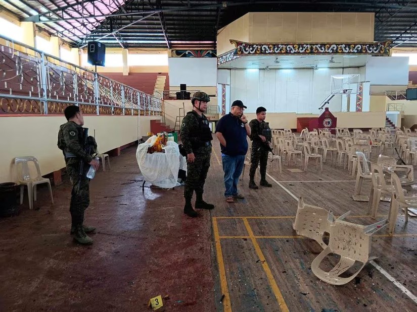 Hiện trường vụ nổ xảy ra trong Thánh lễ Công giáo tại nhà thi đấu Đại học Bang Mindanao ở Marawi, Philippines, ngày 3/12/2023. Ảnh: Reuters