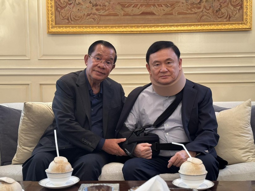 Cựu Thủ tướng Campuchia Hun Sen cùng cựu Thủ tướng Thái Lan Thaksin Shinawatra tại Bangkok, Thái Lan ngày 21/2/2024. Ảnh: Samdech Hun Sen of Cambodia