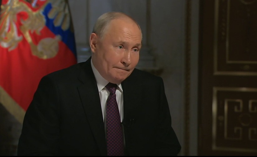 Tổng thống Nga Vladimir Putin trong cuộc phỏng vấn với với nhà báo Dmitry Kiselyov được đăng tải trên kênh truyền hình Rossiya-1 và tờ RIA Novosti ngày 13/3.