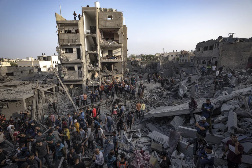 Trại tị nạn Maghazi, Gaza sau cuộc tấn công của Israel ngày 5/11/2023. Ảnh: AP