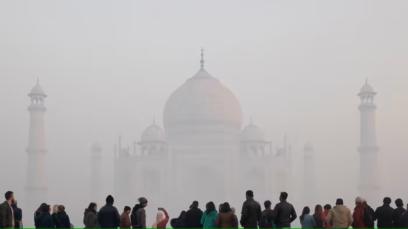 Ô nhiễm không khí buổi sáng ở Agra, Ấn Độ. Ảnh: Reuters