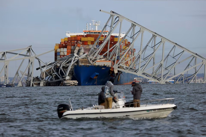 Quang cảnh cầu Francis Scott Key bị sập tại Cảng Baltimore, bang Maryland, Mỹ ngày 26/3/2024. Ảnh: Reuters