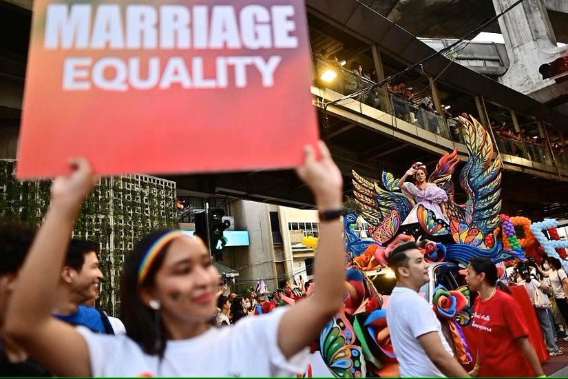 Các cuộc khảo sát cho thấy dự luật hợp pháp hóa hôn nhân đồng giới nhận được sự ủng hộ áp đảo từ công chúng Thái Lan. Ảnh: AFP