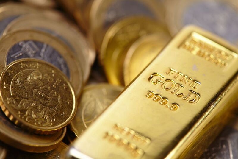 Giá vàng trong nước rơi mạnh xuống 68 triệu đồng theo đà lao dốc thế giới