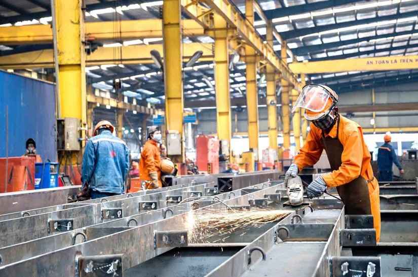 Ngành sản xuất ASEAN tăng mạnh nhất 7 tháng, Việt Nam tiếp tục bước lùi