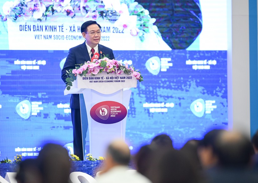 Chủ tịch Quốc hội Vương Đình Huệ tại phiên bế mạc Diễn đàn Kinh tế - Xã hội 2022. Ảnh: Quochoi.vn