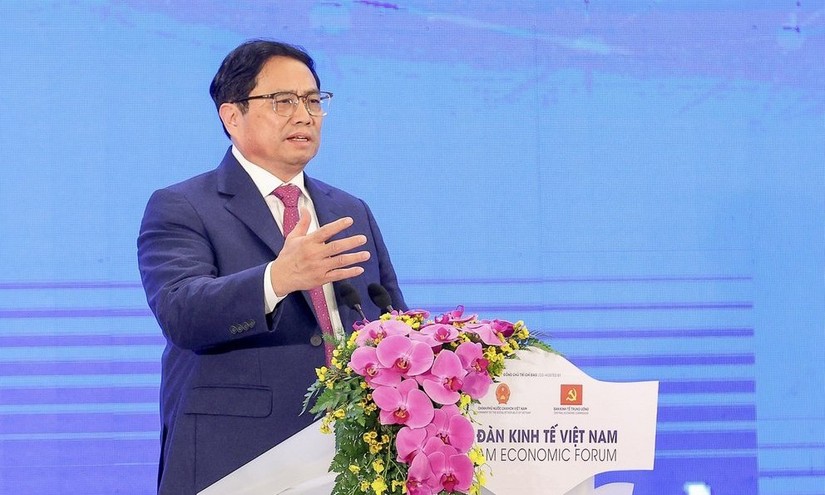 Thủ tướng Chính phủ Phạm Minh Chính phát biểu kết luận tại phiên toàn thể cấp cao Diễn đàn kinh tế Việt Nam.