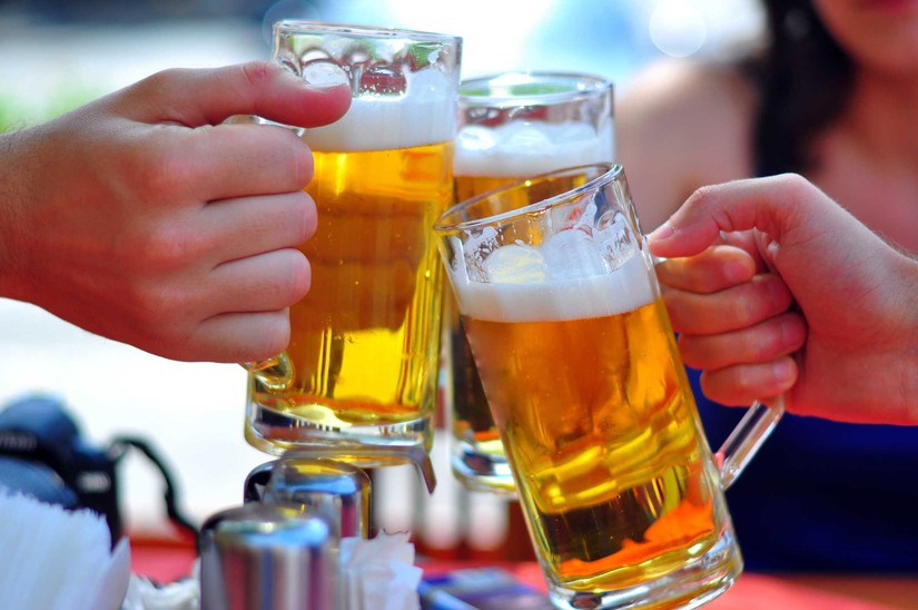 Đề xuất tăng thuế với rượu, bia và thuốc lá