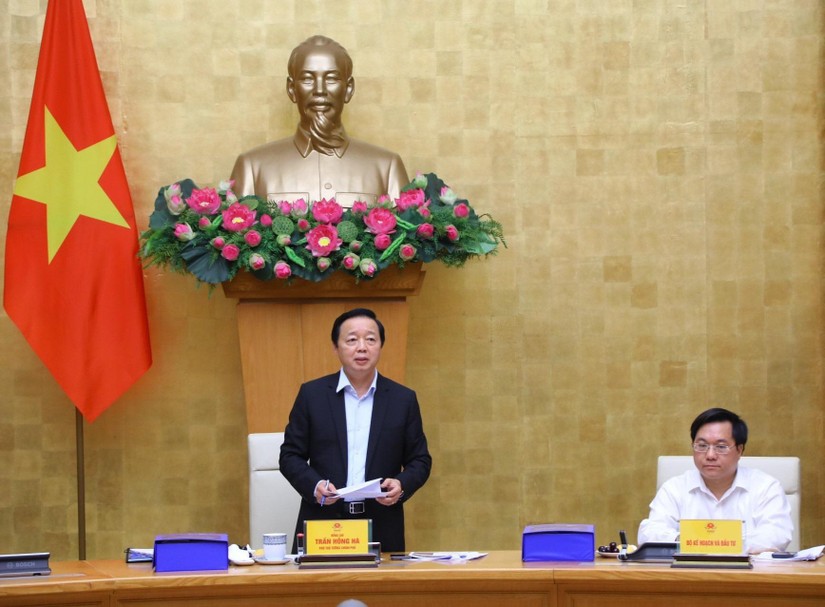 Phó Thủ tướng Chính phủ Trần Hồng Hà chủ trì phiên họp với Hội đồng thẩm định Quy hoạch vùng Đông Nam Bộ - Ảnh: MPI