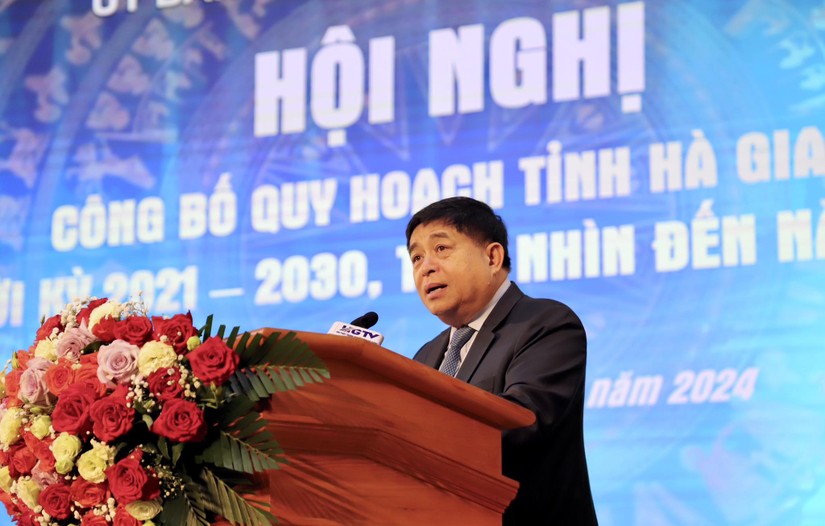 Bộ trưởng Bộ Kế hoạch và Đầu tư Nguyễn Chí Dũng phát biểu tại Hội nghị công bố quyết định Quy hoạch tỉnh thời kỳ 2021-2030, tầm nhìn đến năm 2050. Ảnh: MPI
