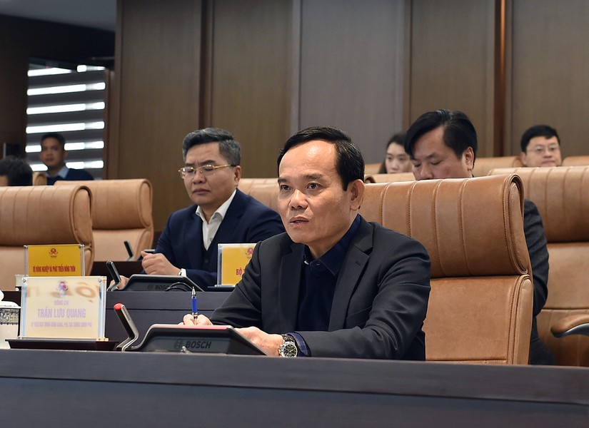 Phó Thủ tướng Trần Lưu Quang chủ trì buổi làm việc trực tuyến với Hải Phòng, Quảng Ninh, Hải Dương để tháo gỡ khó khăn, vướng mắc, thúc đẩy sản xuất kinh doanh, đầu tư công, xây dựng hạ tầng và xuất khẩu tại các địa phương - Ảnh: VGP