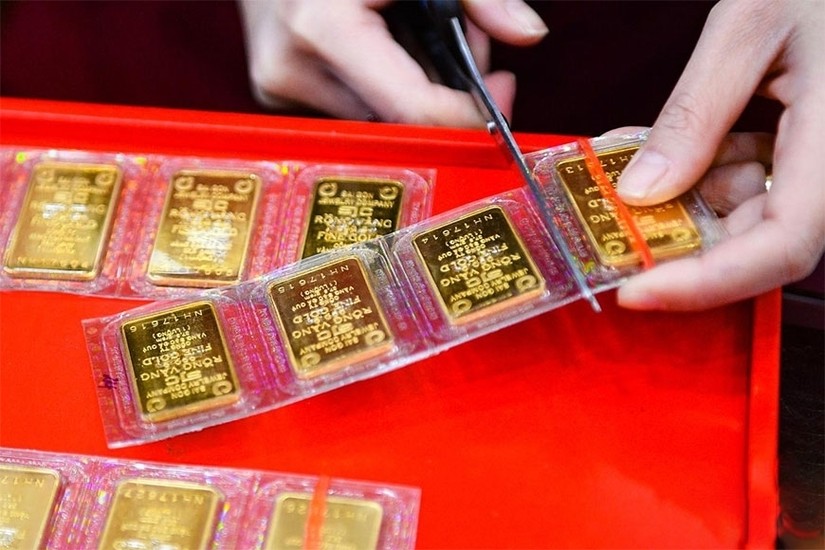 Giá vàng bền bỉ đà tăng, lên đỉnh 82,3 triệu đồng/lượng