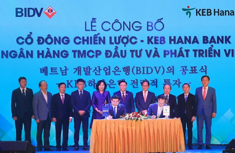 Ngân hàng TMCP Đầu tư và Phát triển Việt Nam (BIDV) và KEB Hana Bank chính thức ký kết thỏa thuận hợp tác chiến lược và công bố KEB Hana Bank là cổ đông chiến lược nước ngoài.