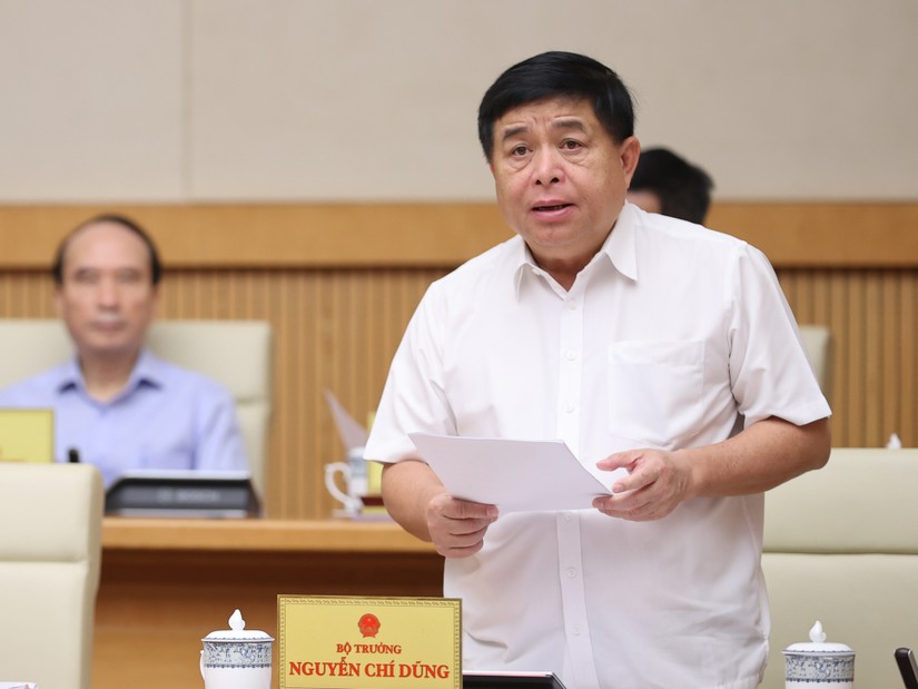 Bộ trưởng Bộ Kế hoạch và Đầu tư Nguyễn Chí Dũng phát biểu tại phiên họp - Ảnh: VGP